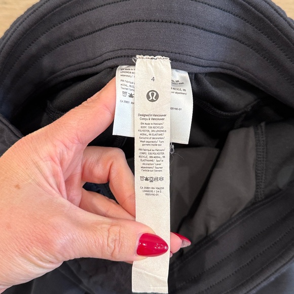 LULULEMON Black Softstreme High-Rise Straight Leg Crop Soft Pants Bottoms Size 4 - Picture 8 of 14